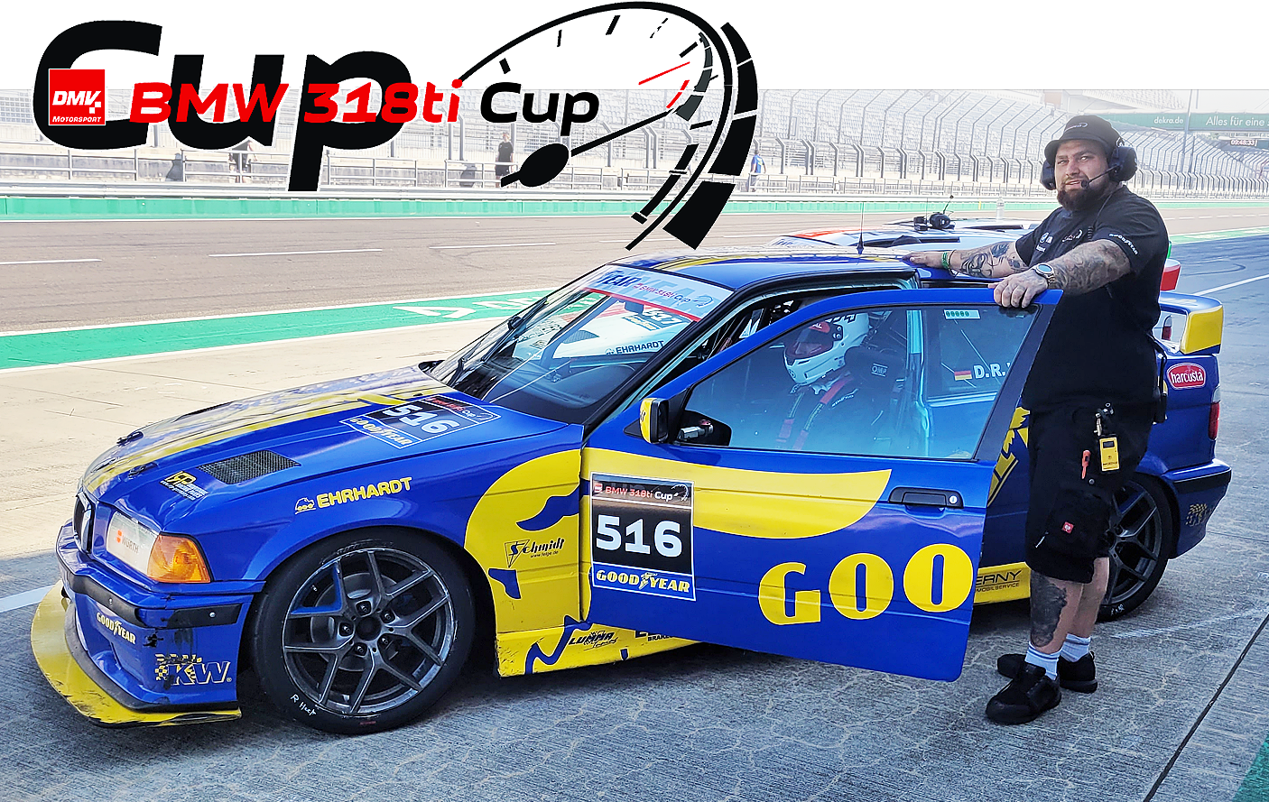 20-jähriger Rookie Rennfahrer Denis Robin Wolf in seinem BMW 318ti Cup Rennwagen sitzend, vor dem Qualifying auf dem Lausitzring